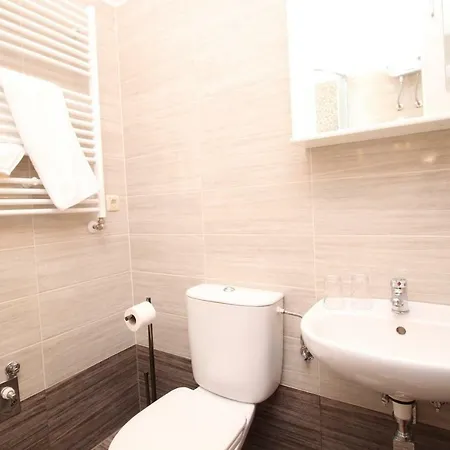 Ivona 2 Apartamento *