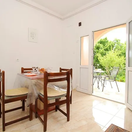 Ivona 2 Apartment Novi Vinodolski
