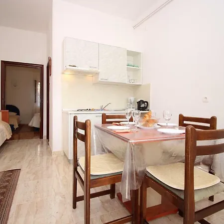 Apartment Ivona 2 *