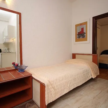 Ivona 2 Apartment *
